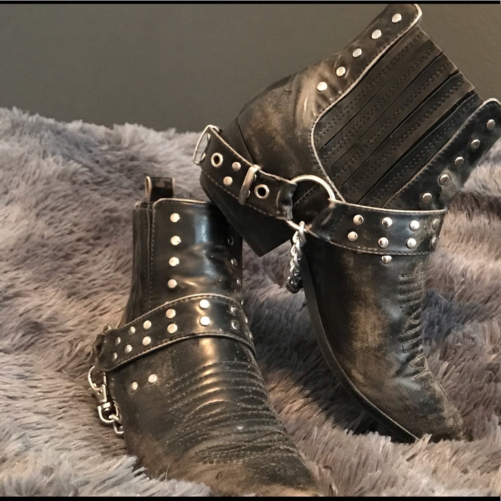 YRU Boots